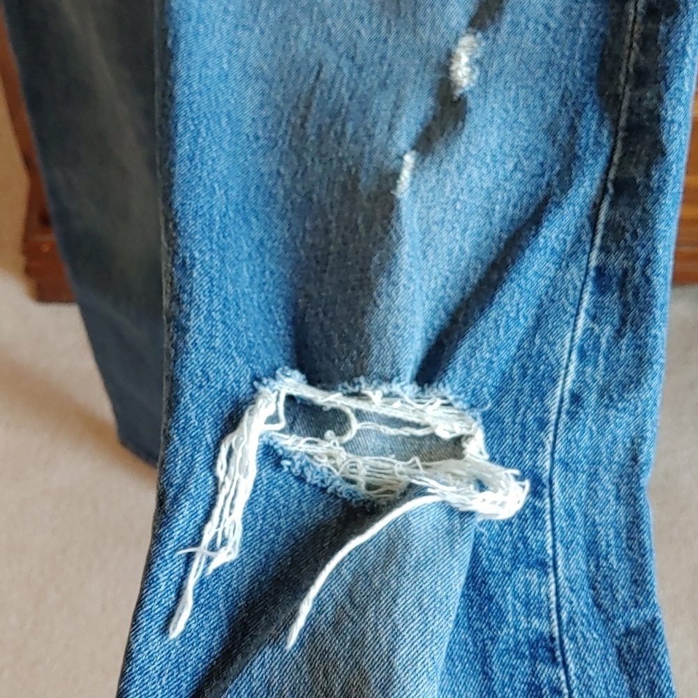 Women's Levis Red Tab Distressed Wedgie Straight Leg Jeans - Picture 8 of 12